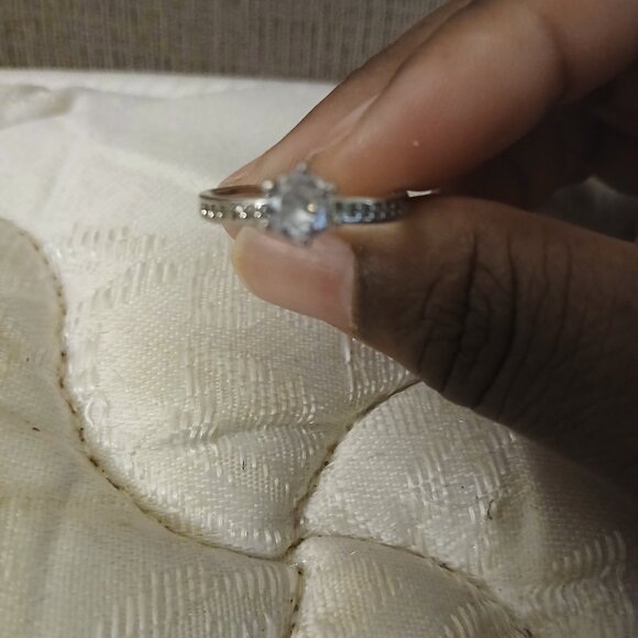 Ring - Picture 1 of 2